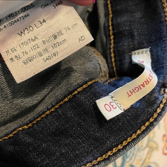 Levi's Dark Blue Shaping straight Denim Jeans women’s size 30 x 34 - Picture 4 of 8